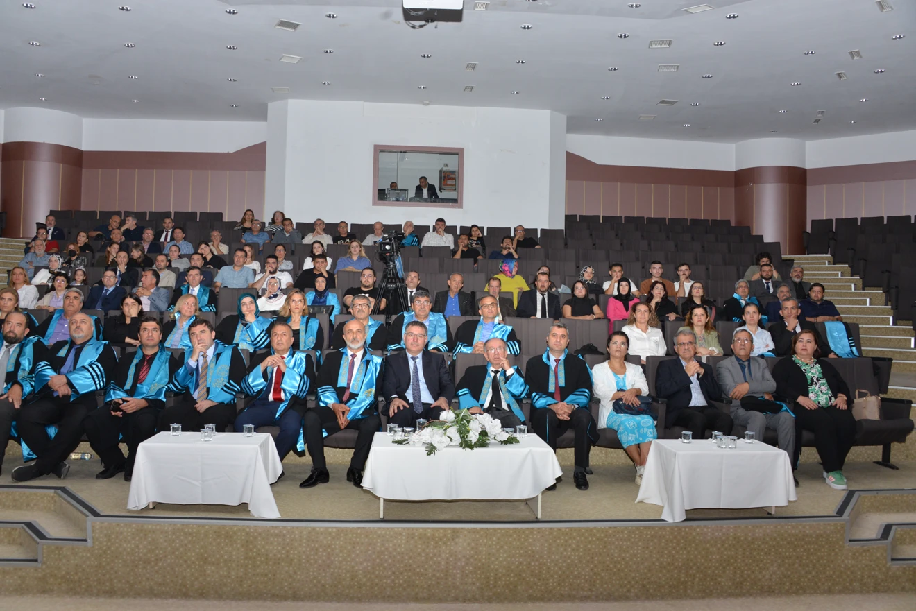 Selçuk Üniversitesi Fen Fakültesi 2024-2025 Eğitim Öğretim Yılı Akademik Kurul Toplantısı ve 2023 Yılı Başarı Ödül Töreni